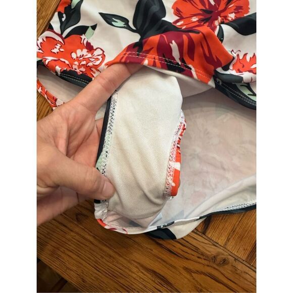 Floral ruffle shoulder one piece swimsuit size XL - Picture 5 of 6